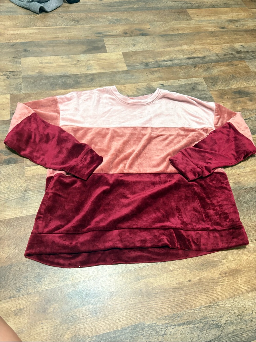 Berkley Jensen XXL Velour Colorblock Sweatshirt Pink Burgundy Plush Pullover